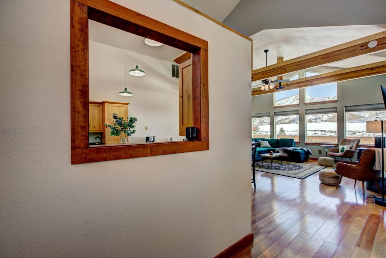 Twin Pines Cabin In Wilderness Ranch On Hwy 21, Amazing Views, 20 Ft Ceilings, Fully Fenced Yard, Pet Friendly, , Go Paddle Boarding At Lucky Peak, Or Snowshoeing In Idaho City And Take In The Hot Springs, Sleeps 10! Бойсе Экстерьер фото