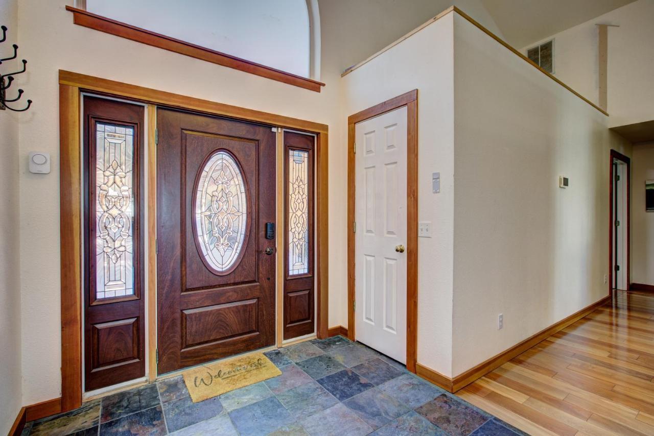 Twin Pines Cabin In Wilderness Ranch On Hwy 21, Amazing Views, 20 Ft Ceilings, Fully Fenced Yard, Pet Friendly, , Go Paddle Boarding At Lucky Peak, Or Snowshoeing In Idaho City And Take In The Hot Springs, Sleeps 10! Бойсе Экстерьер фото